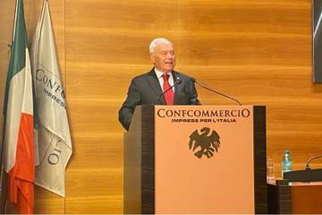 Carlo Sangalli confermato presidente di Confcommercio