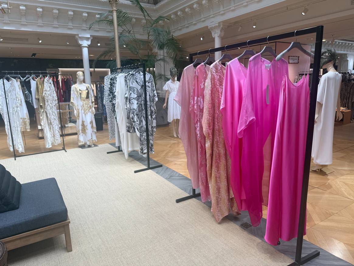 Des pièces signées Marie France Van Damme, présentée au Bon Marché.