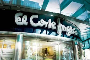 UGT ultima un calendario de movilizaciones frente a los grandes almacenes de Anged, la patronal de El Corte Inglés