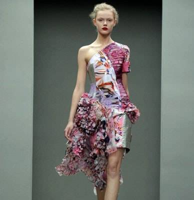 Mary Katrantzou gewinnt Swiss Textiles Award