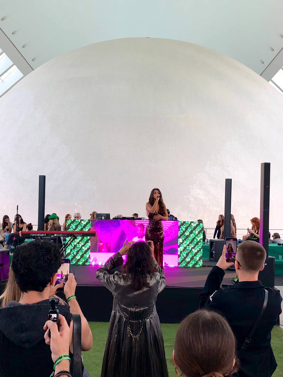 El Hemisfèric de la Ciudad de las Artes y las Ciencias de Valencia durante la 5ª edición del Clec Fashion Festival de 2024.