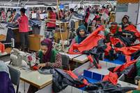 La industria textil de Bangladés se relanza pero la precariedad de sus trabajadores continúa