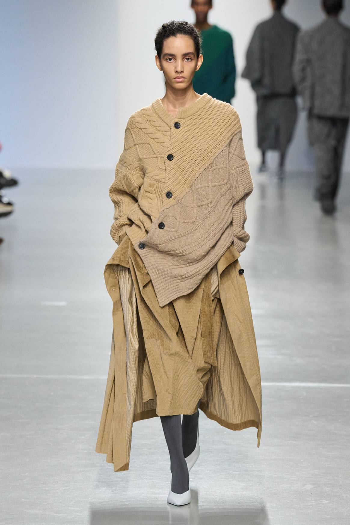 Dawei AH24/ Look 17
