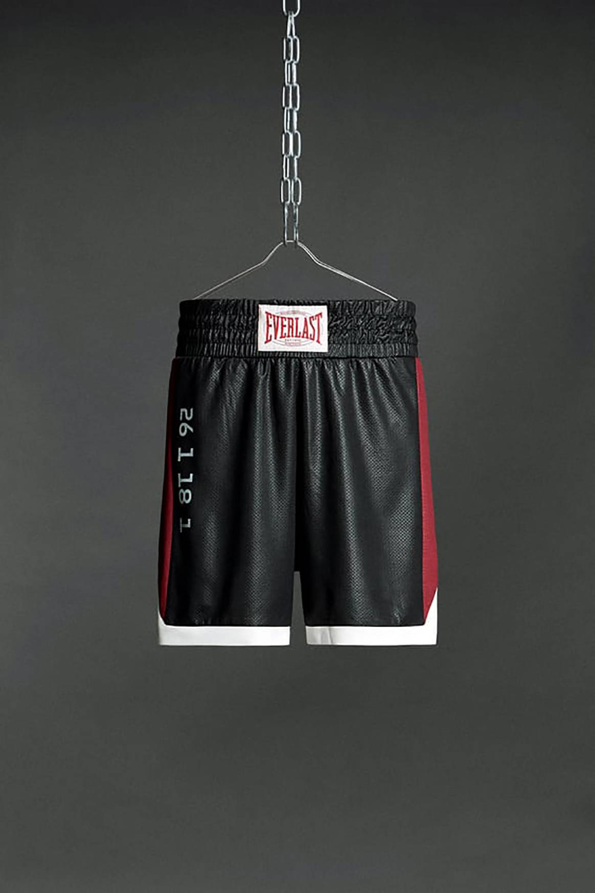 Pieza de la colección cápsula de Everlast y Zara Athleticz.