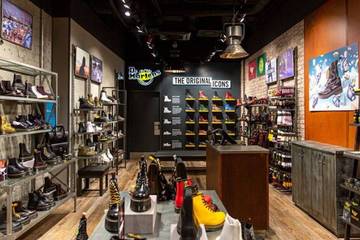 Dr. Martens: Starkes Onlinegeschäft sorgt für deutliches Umsatzplus
