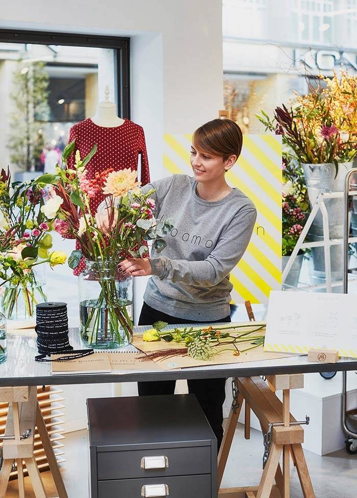 &Other Stories lanceert bloemen pop-up shop in de winkel