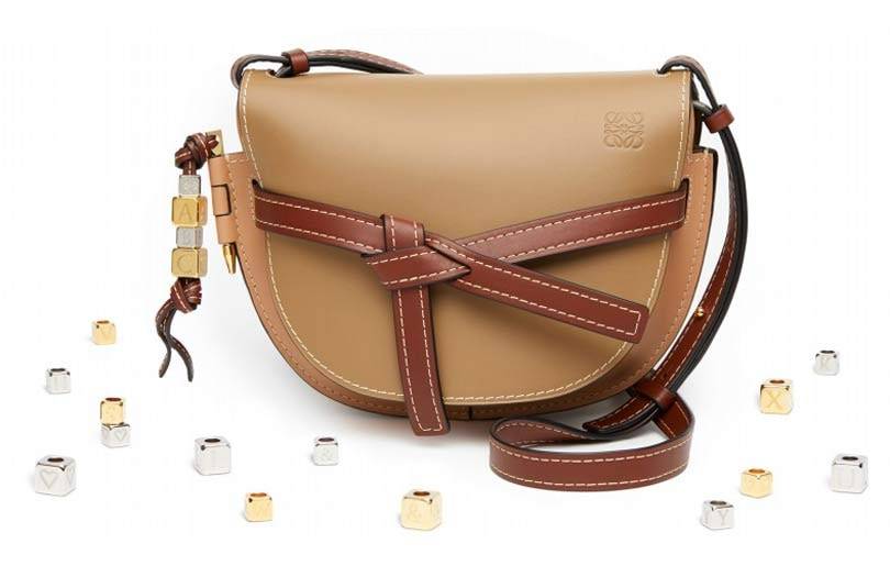 Loewe lanza un sistema de personalización para sus bolsos