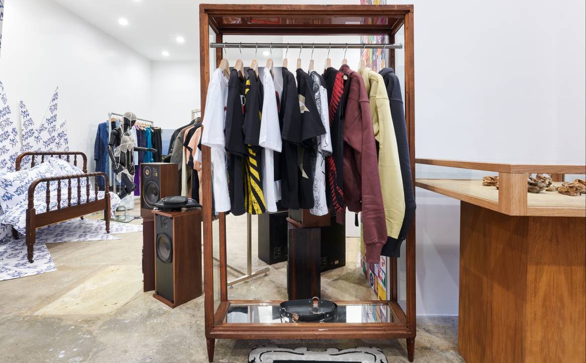 Kijken: de nieuwe winkel van Dover Street Market in Parijs