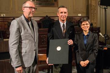 Dries van Noten schenkt bedrag Cultuurprijs aan modeafdeling Antwerpse Academie