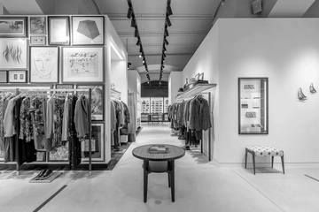 Paul Smith закрывает бизнес в России 
