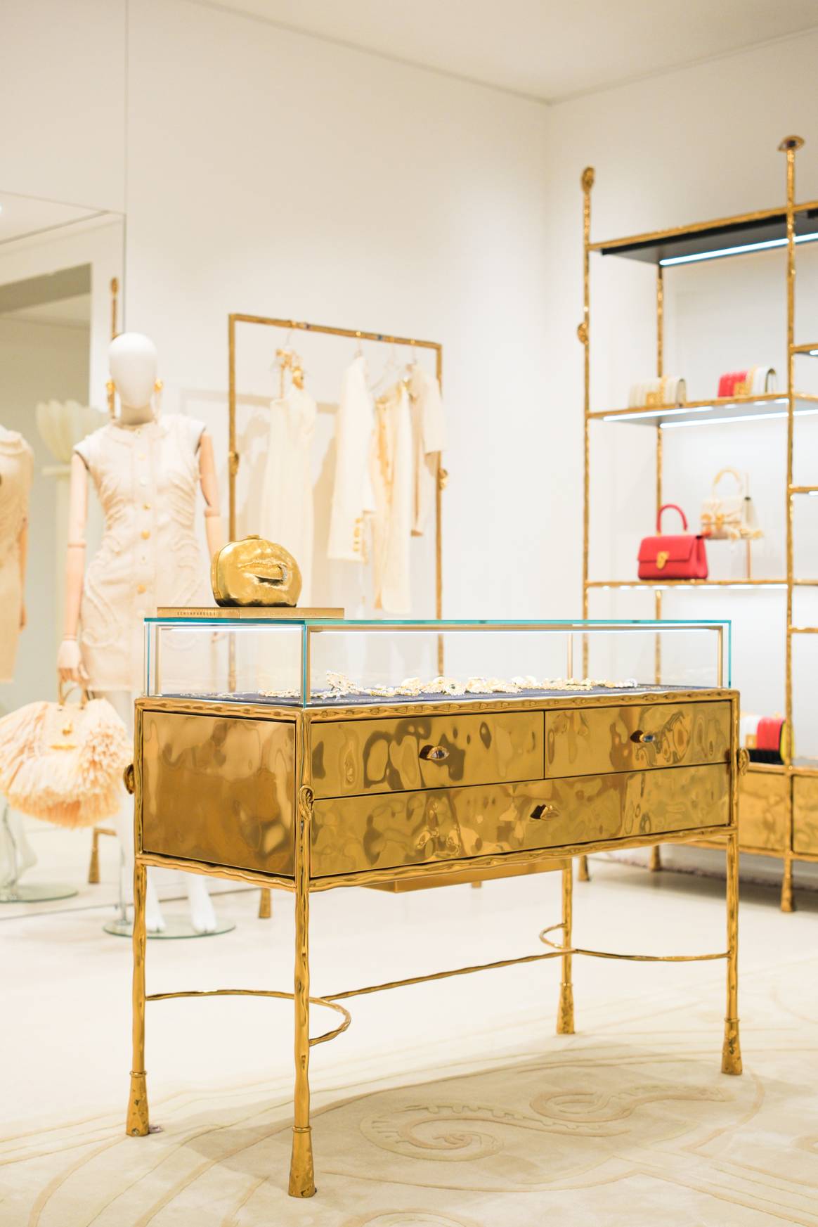 Schiaparelli inaugure un pop-up store à Monaco