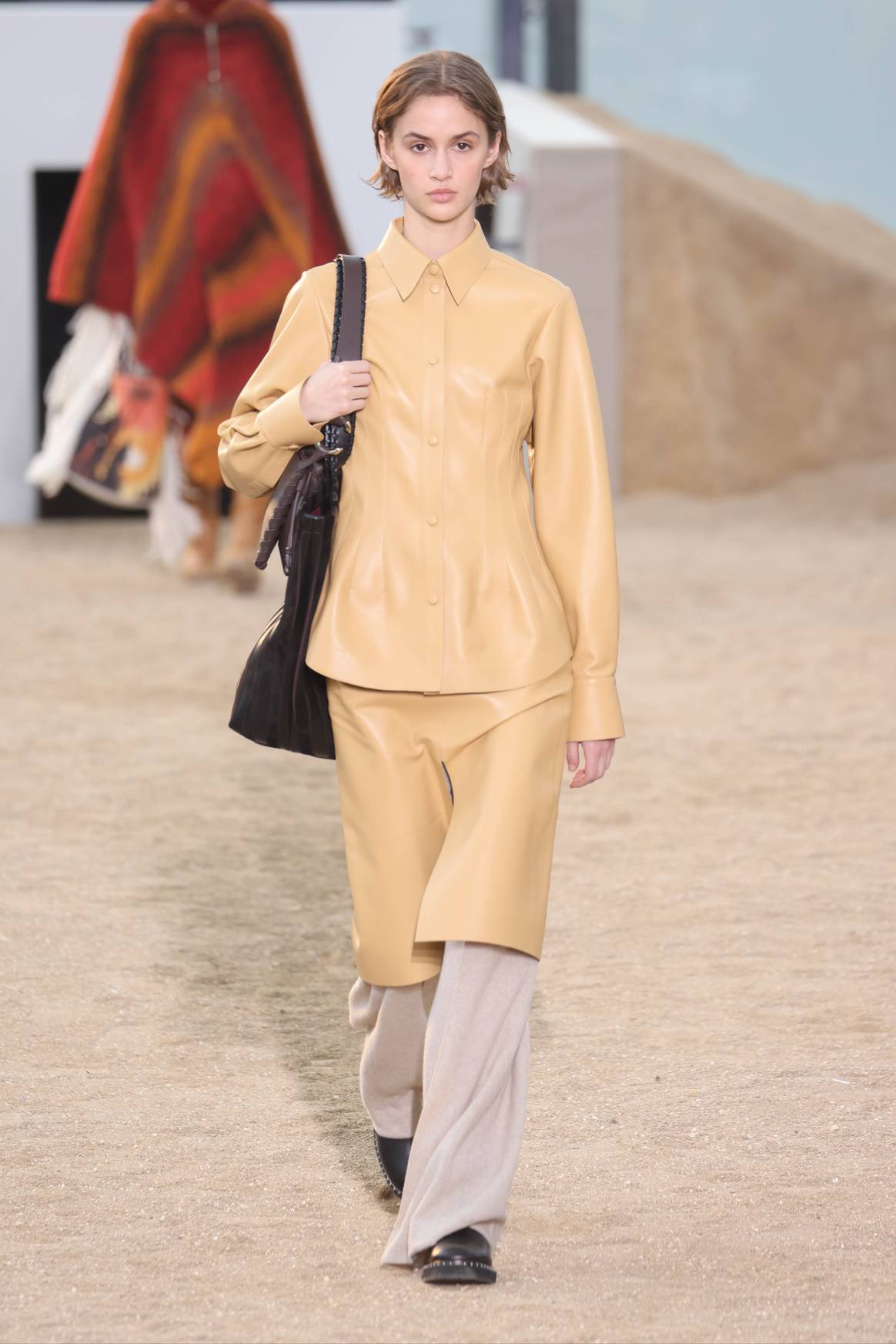 Chloe FW22, beeld via Catwalkpictures.com