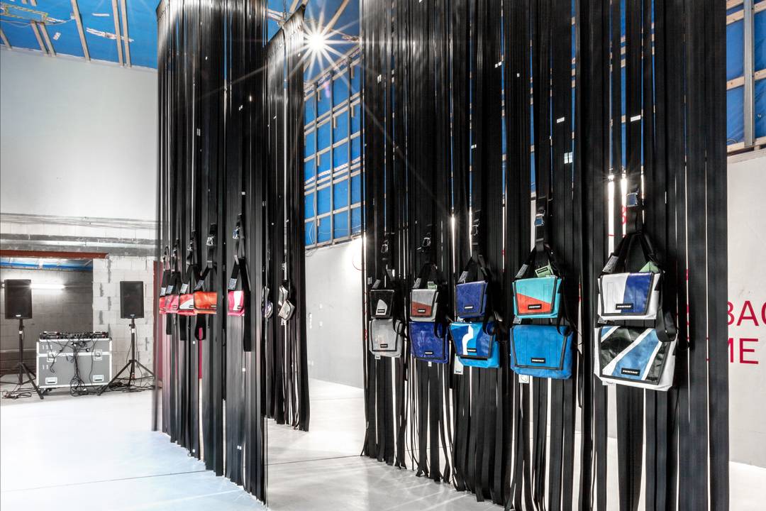 Een pop-upwinkel van Freitag x Pool in Berlijn.