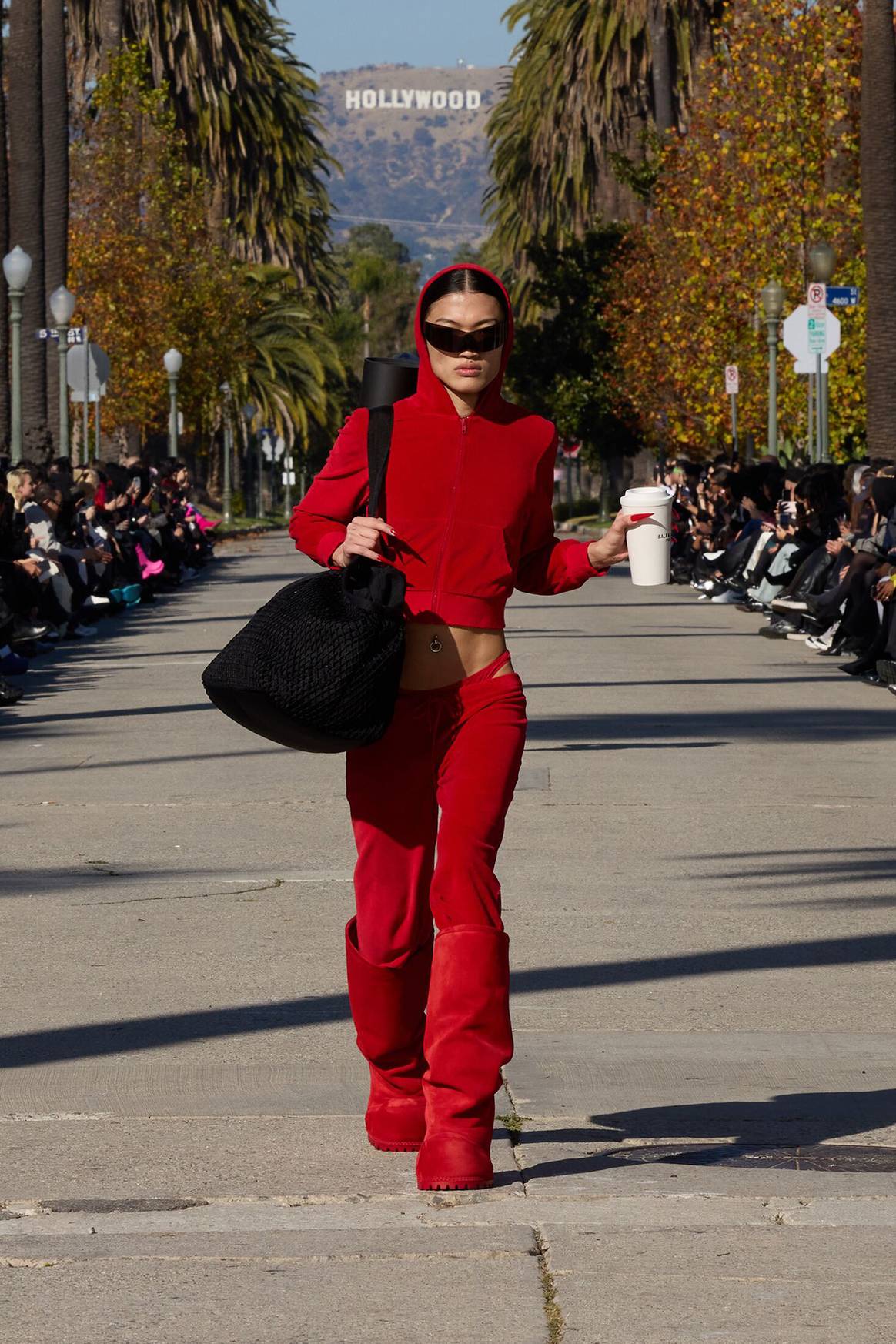 Balenciaga, desfile de presentación en Los Ángeles de la colección de Otoño para hombre y mujer FW24.