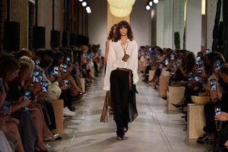 Video: Een blik op de SS26-collectie van Michael Kors
