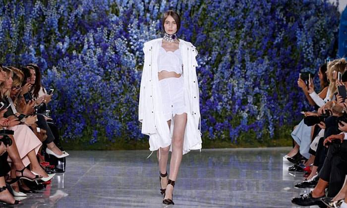 Sencilla, ligera y sensual, la mujer del verano Dior 2016