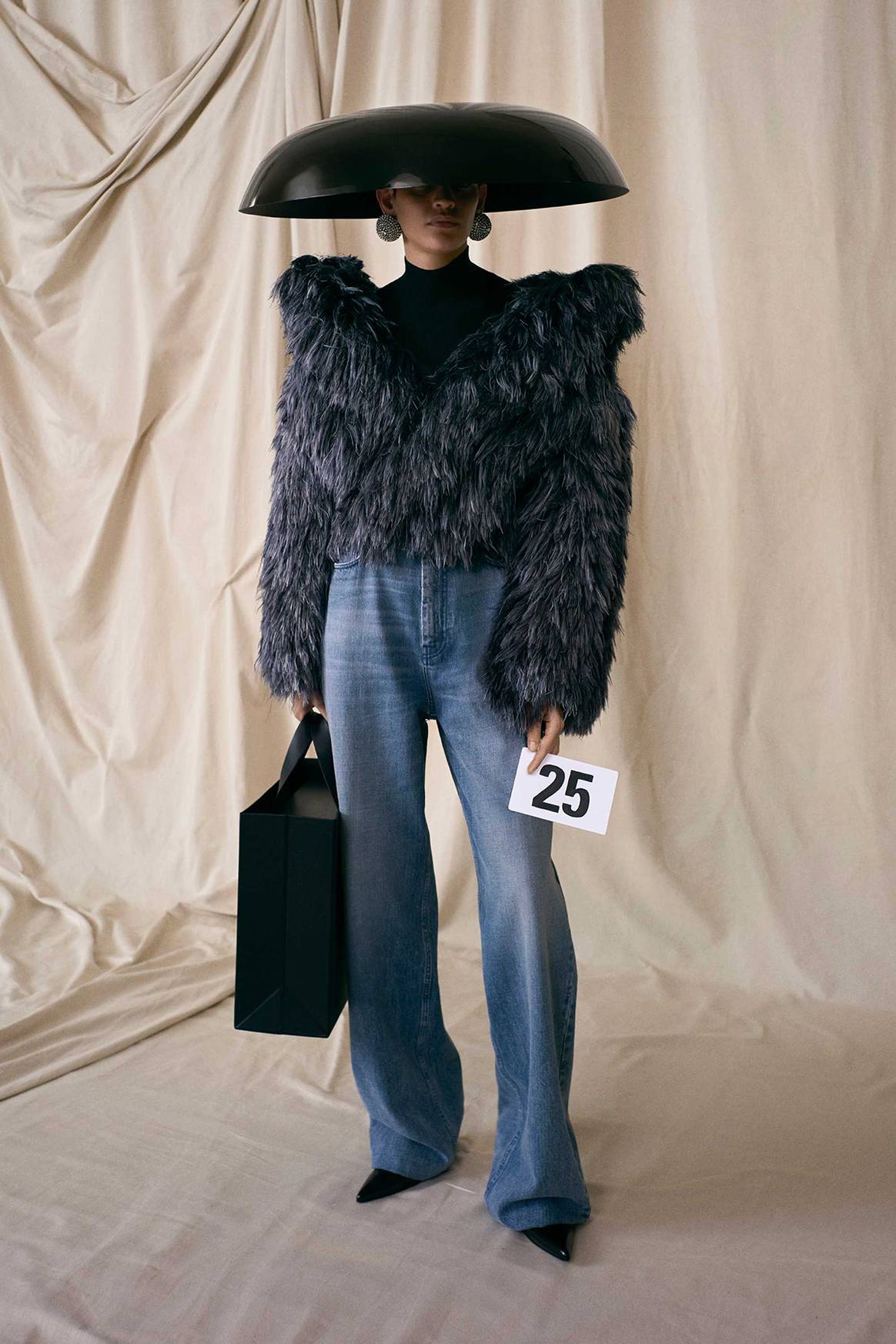 Photo Credits: Balenciaga, colección Alta Costura Otoño/Invierno 2021/2022.