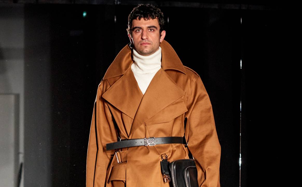 Louis-Gabriel Nouchi Fashion Week Paris Homme FW 21/22: le créateur qui fait vibrer les livres