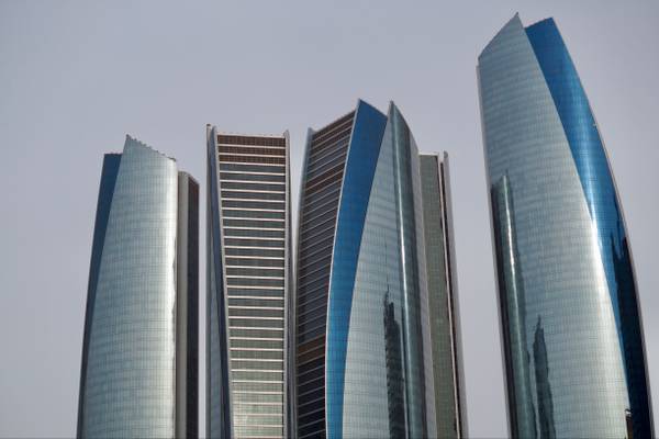 Italia ed Emirati Arabi Uniti: siglata intesa per investimenti nell'industria e nella manifattura