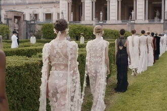 Video: Pracht des Barock in der Dior Cruise Kollektion 2026