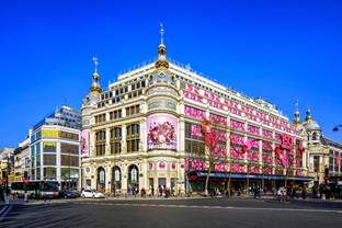 La veste mise à l'honneur dans une exposition au Printemps Haussmann