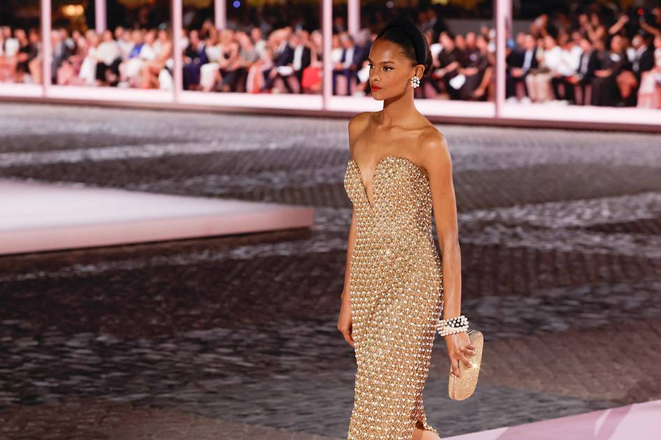 Ein-Liebesbrief-an-die-Stadt-Carolina-Herrera-inszeniert-Fr-hjahr-Sommer-Kollektion-2026-in-Madrid