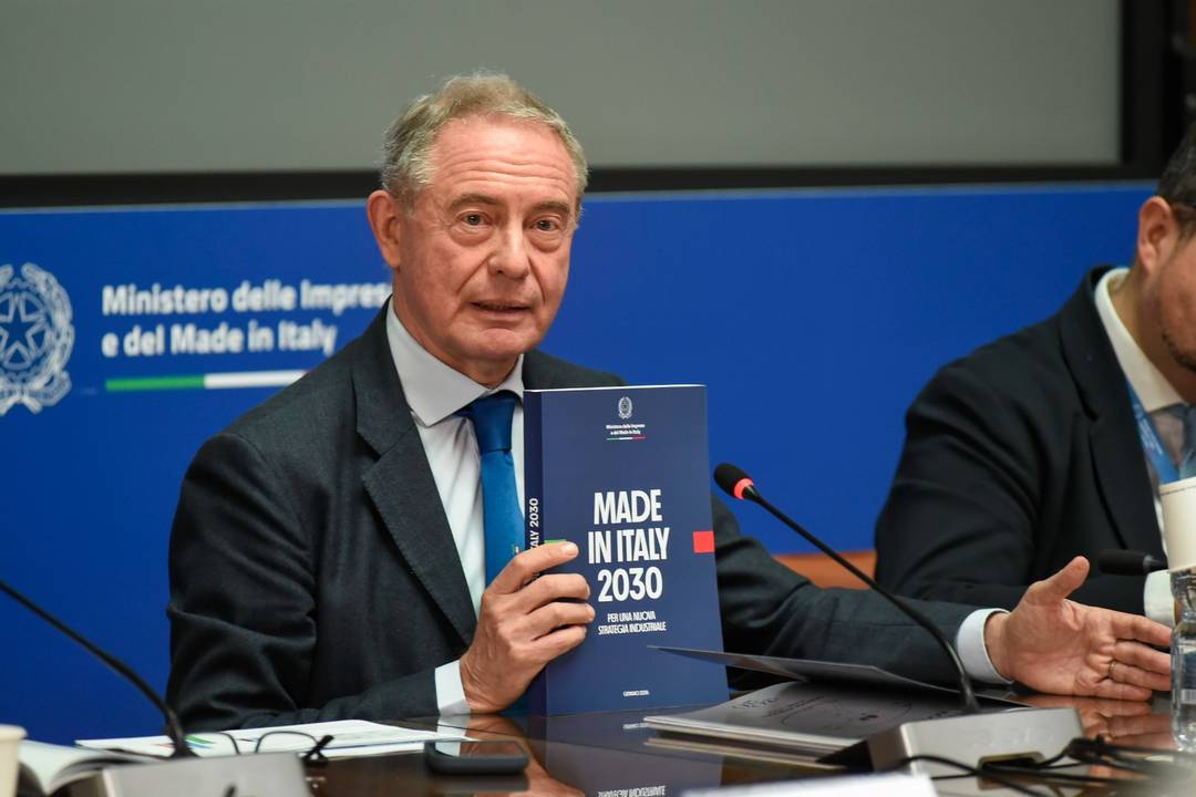 Il report Le nuove sfide del made in Italy è stato presentato ieri da Adolfo Urso