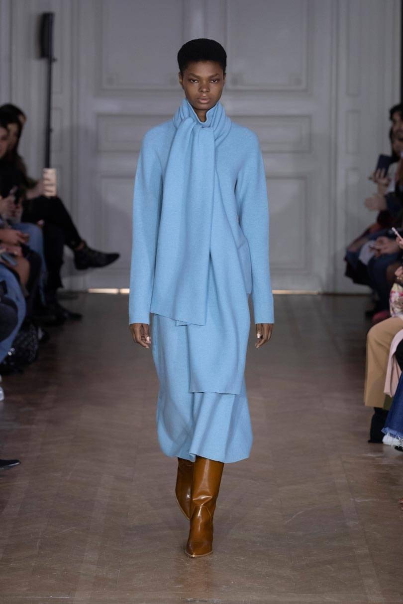 Christian Wijnants AW19 introduceert nostalgisch kleurenspel en virtuoze tailoring