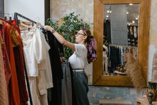 Inflatie zakt, mede door lagere kledingprijzen