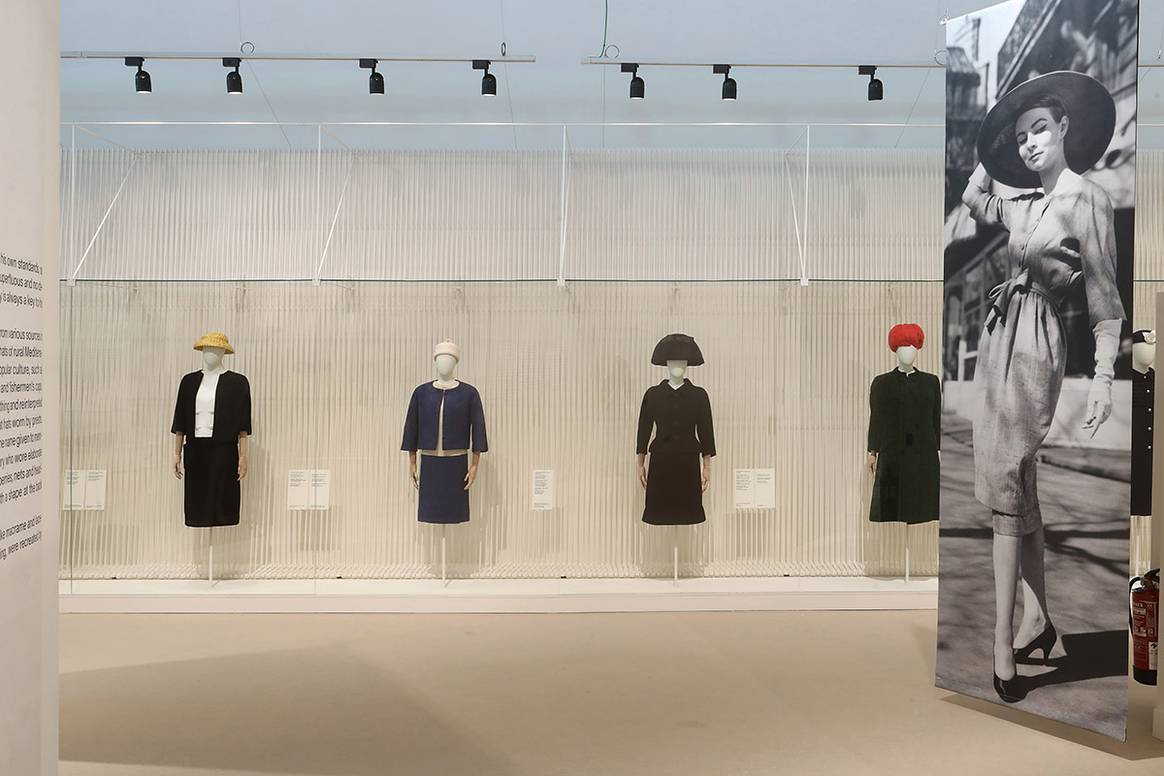 Photo Credits: “Balenciaga. La elegancia del sombrero”, exposición en el Museu del Disseny de Barcelona.