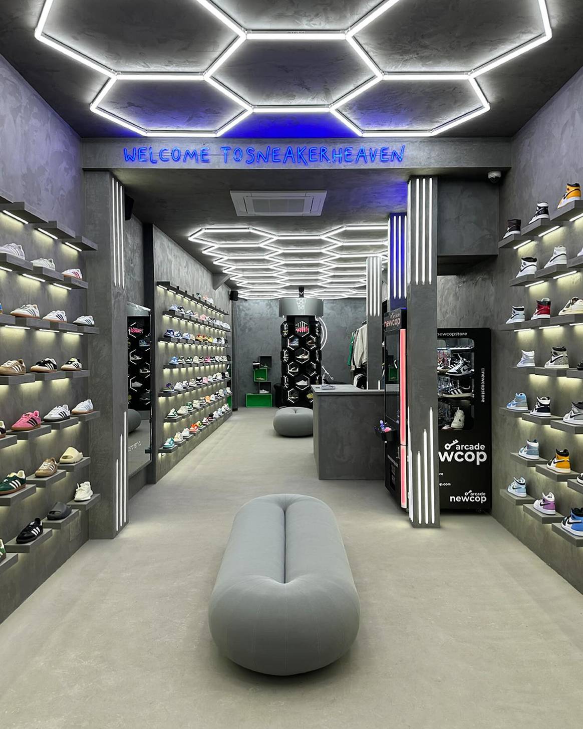 Tienda de Newcop en el número 19 de la rue du Temple de París (Francia).