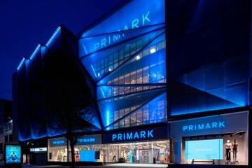 Coronavirus, últimas noticias: de los microcréditos de Tendam a los ERTES en Primark, Tous, Puig…