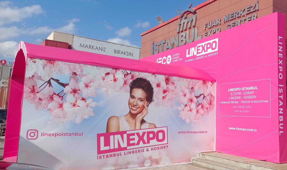 Eingang zur LinExpo in den Hallen 9 & 10. Bild: FashionUnited