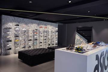 Asics sigue elevando ventas y dispara beneficios un +70 por ciento