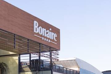 Bonaire reabre en mínimos y regresa “parcialmente” a la actividad comercial