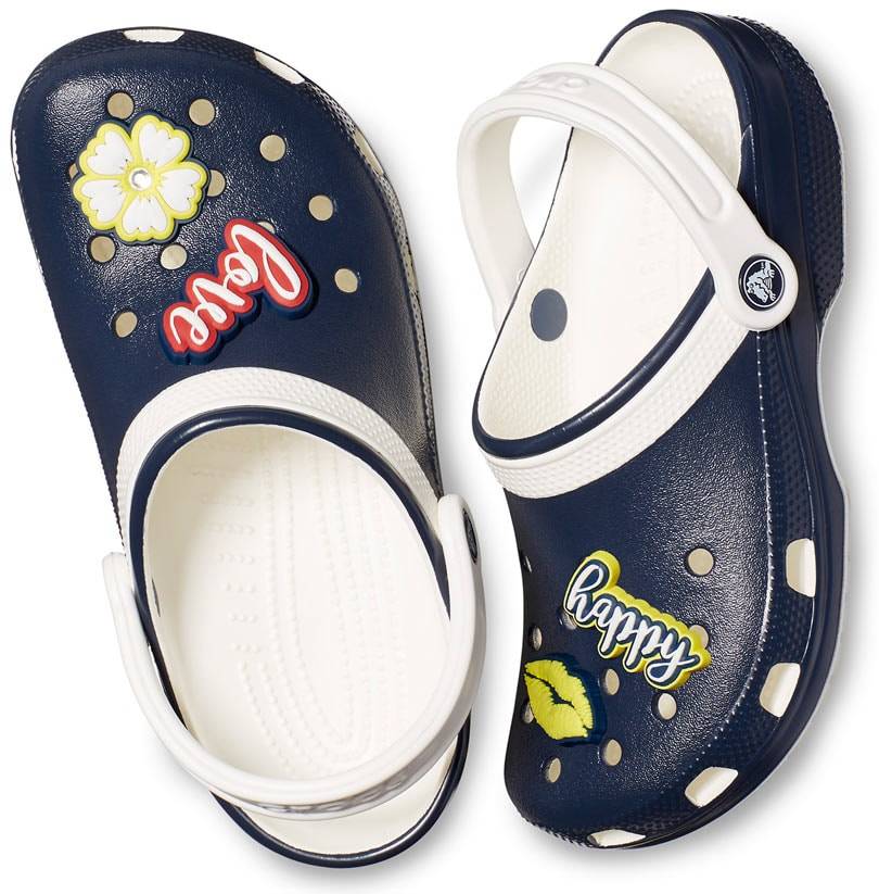 In beeld: de eerste celebrity-samenwerking van Crocs met Drew Barrymore