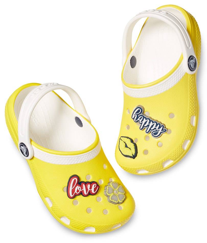 In beeld: de eerste celebrity-samenwerking van Crocs met Drew Barrymore