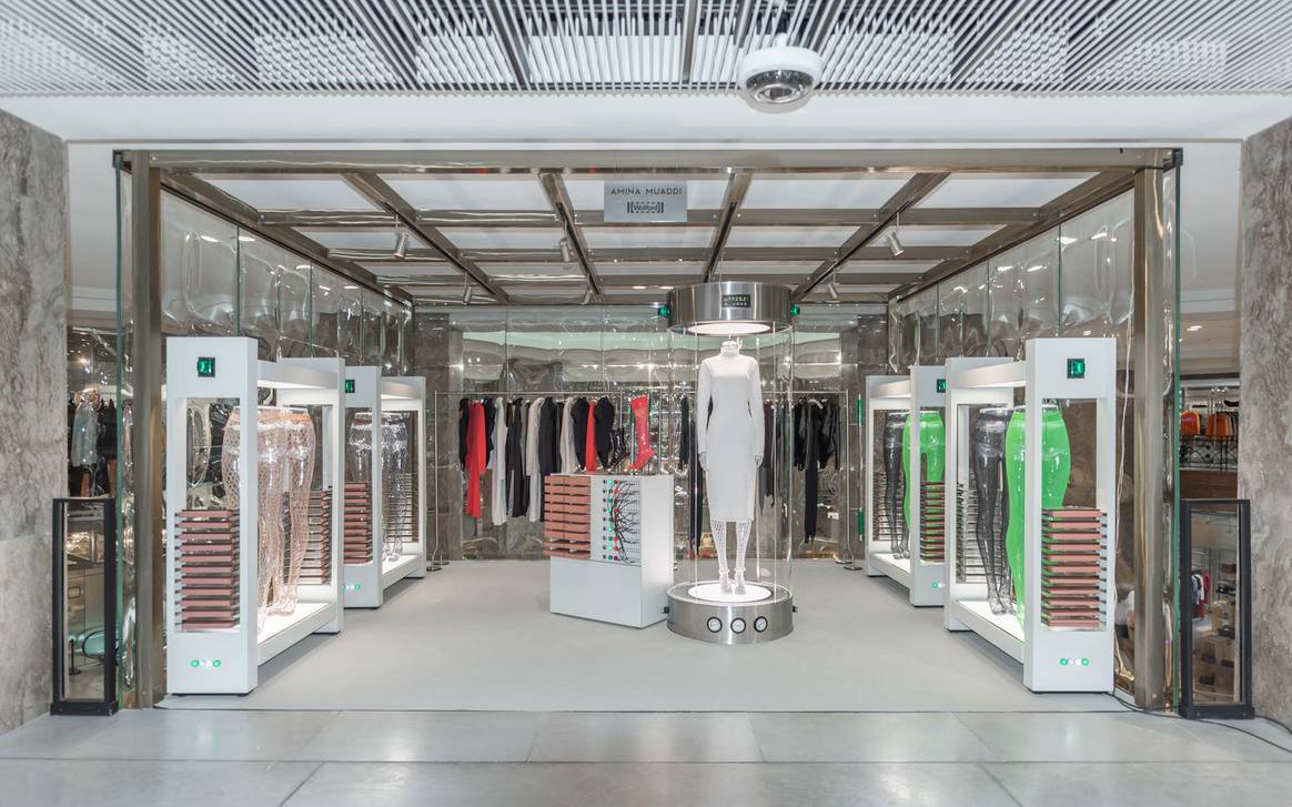 Pariser Pop-up mit der 17-teiligen Kapselkollektion Wolford x Amina Muaddi. Bild: Wolford