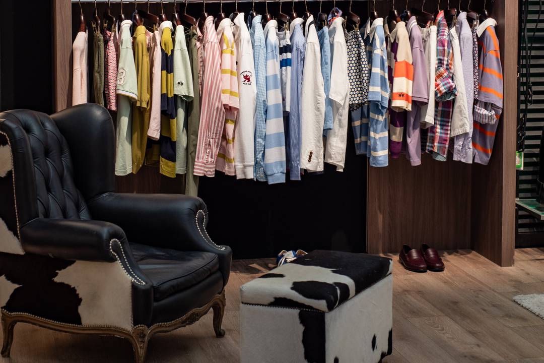 L'interno di uno store La Martina
