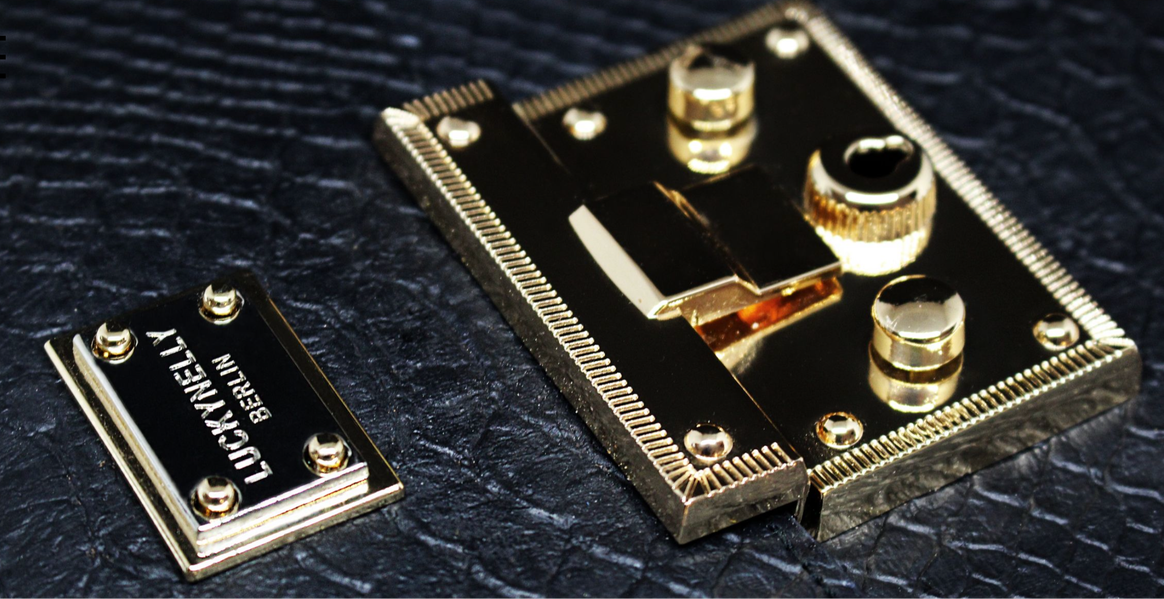 Einige Tags sind mit 24 Karat vergoldet. Bild: Marie Manoc für Luckynelly