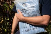 Deze innovatieve verpakkingsbedrijven helpen de mode-industrie van haar plasticverslaving af