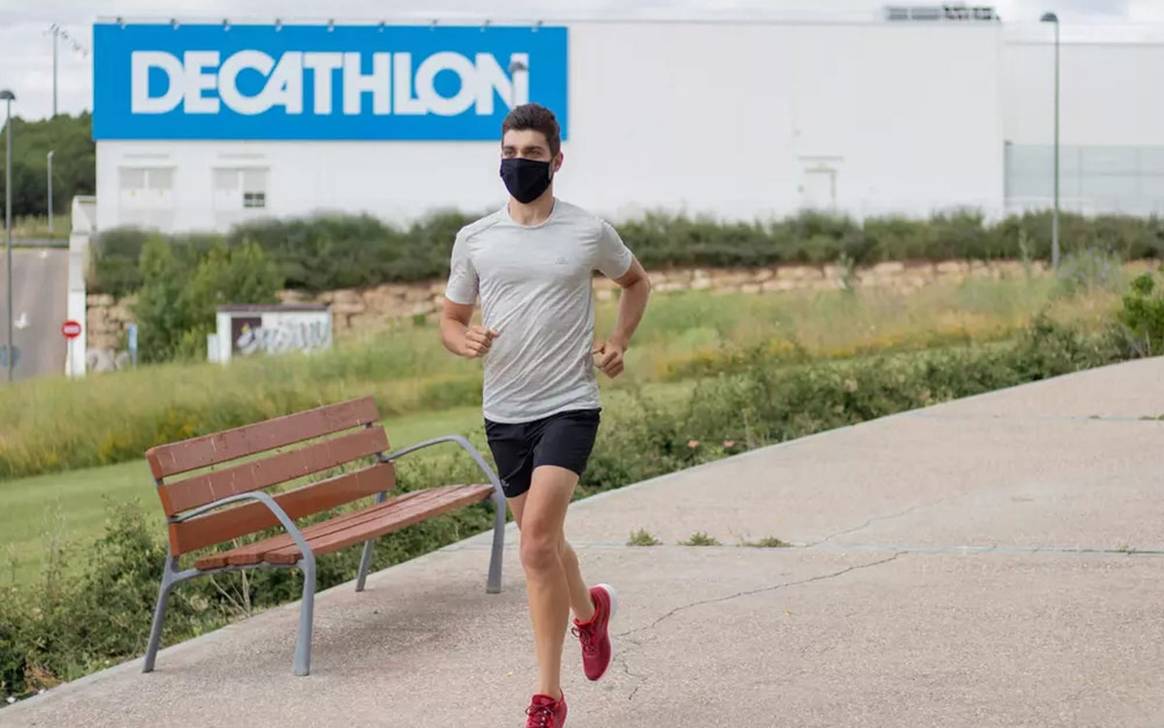 Decathlon lanza sus primeras mascarillas para deportistas certificadas, reutilizables y 100 por cien reciclables