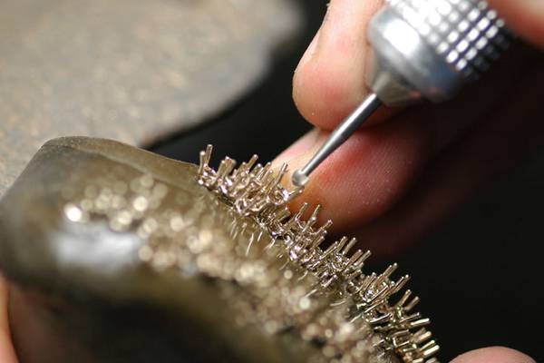 A Kering il 20% di Raselli Franco Group