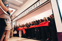 Victoria's Secret inaugura su primera tienda insignia en Buenos Aires