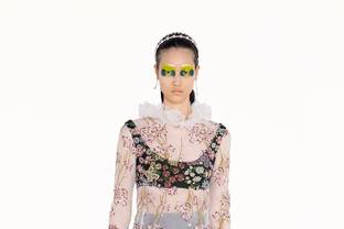 Video: herfst/winter 2021 collectie van Giambattista Valli