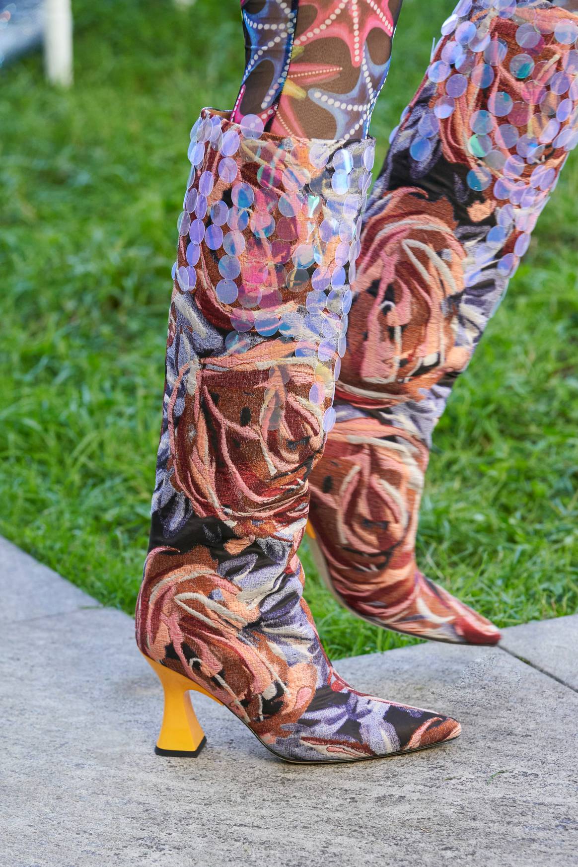 Bota bordada Shuting Qiu ss24