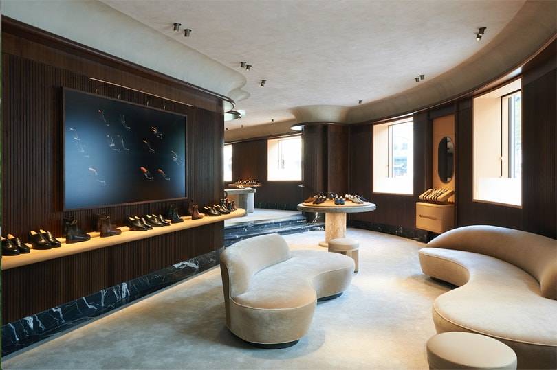 J.M Weston installe son luxueux magasin étendard au 55, avenue des Champs-Elysées