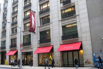 La oferta de última hora de inversores privados desafía la oferta de Authentic Brands por Barneys