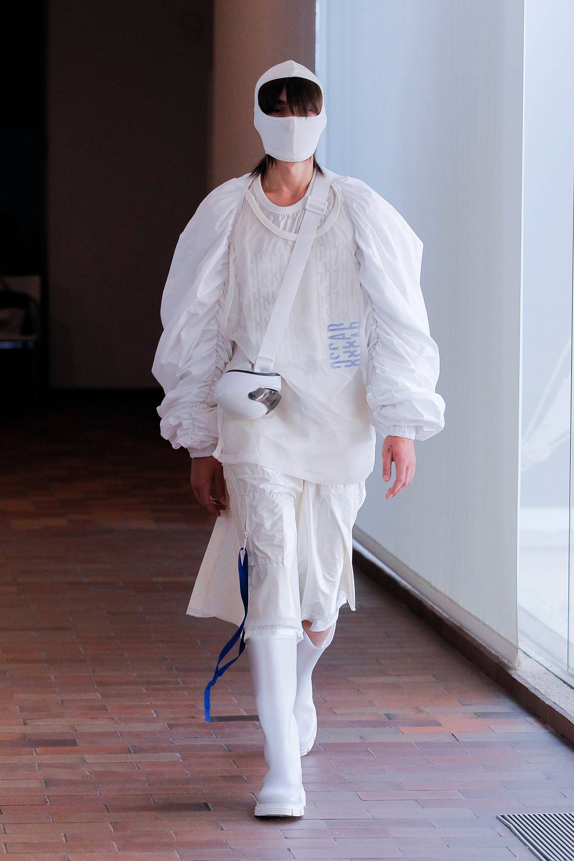 Photo Credits: Óscar del Pozo Talón, colección final de Grado en “Fashioners of the world”.