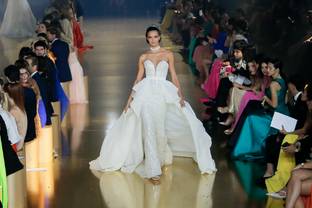 Pronovias pone el broche de oro a BBFW con un desfile inclusivo